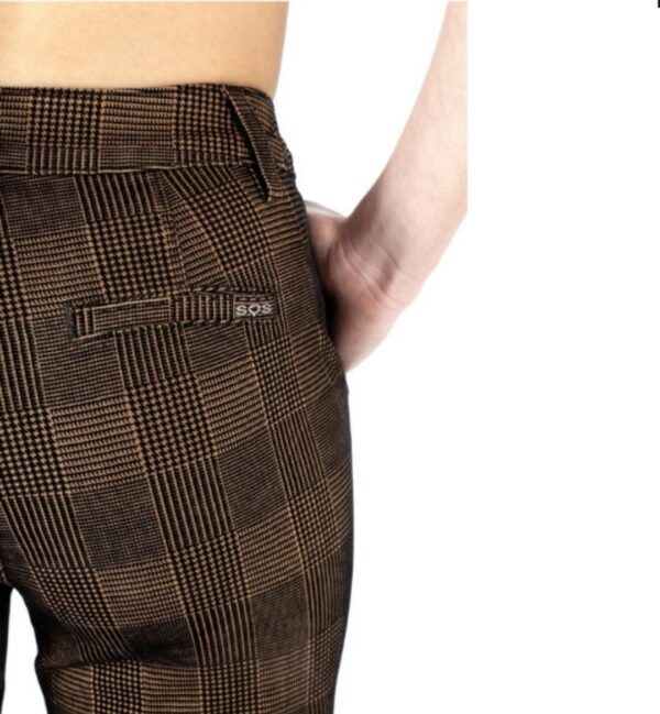 Pantalón cropped clásico. - Imagen 2