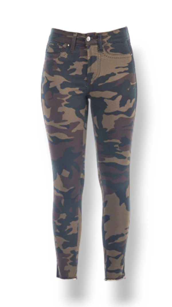 Pantalón de camuflaje con botón joya.