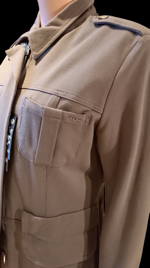 Chaqueta estilo militar para mujer. - Imagen 4