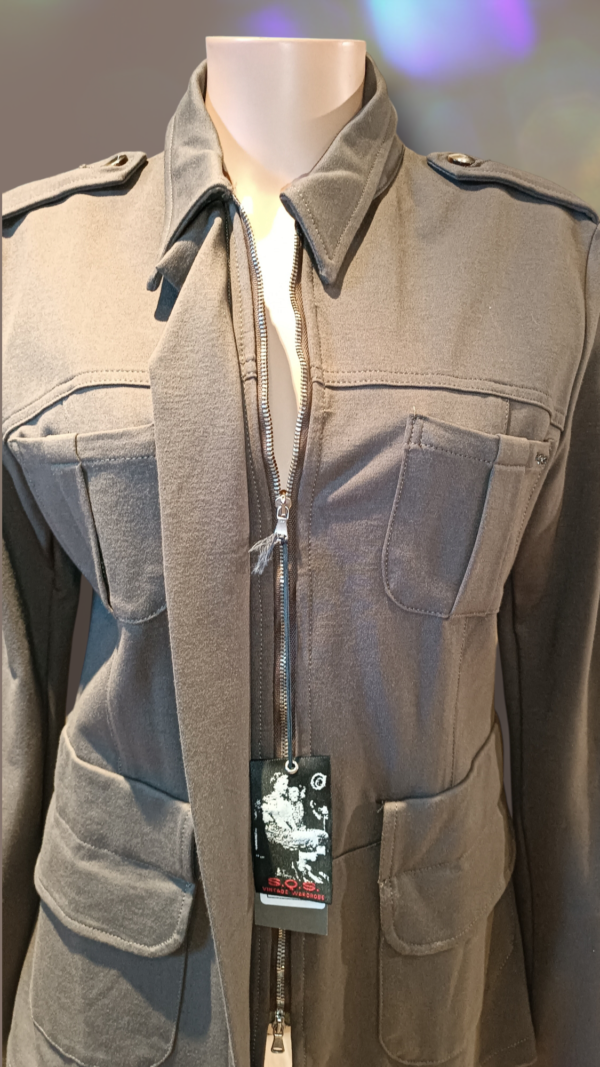 Chaqueta estilo militar para mujer. - Imagen 5