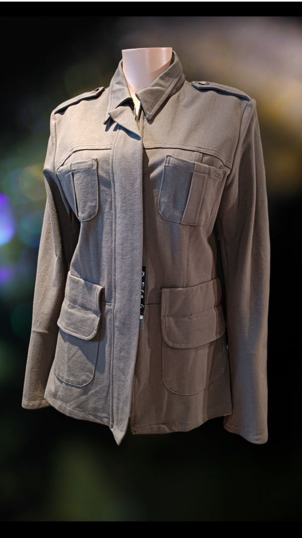 Chaqueta estilo militar para mujer. - Imagen 6