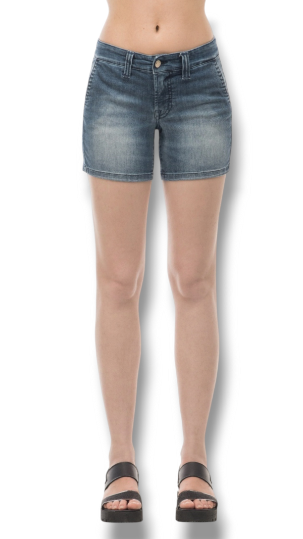 Short denim old used.