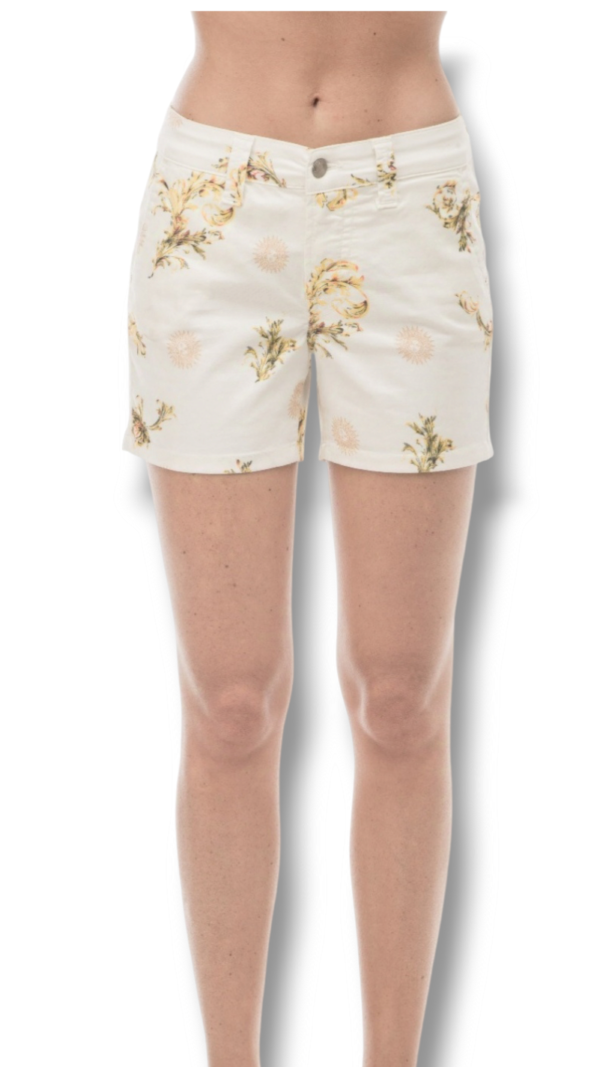 Pantalón short vaquero blanco estampado.