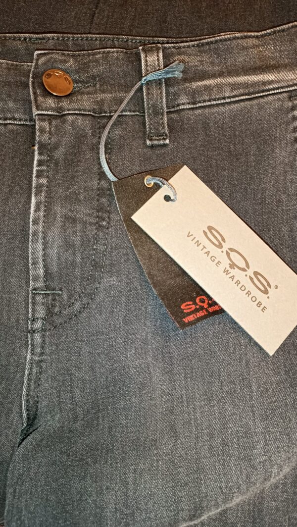 Pantalón Vaquero Negro “Dark Used” – Elegancia y Versatilidad para tu Look Diario