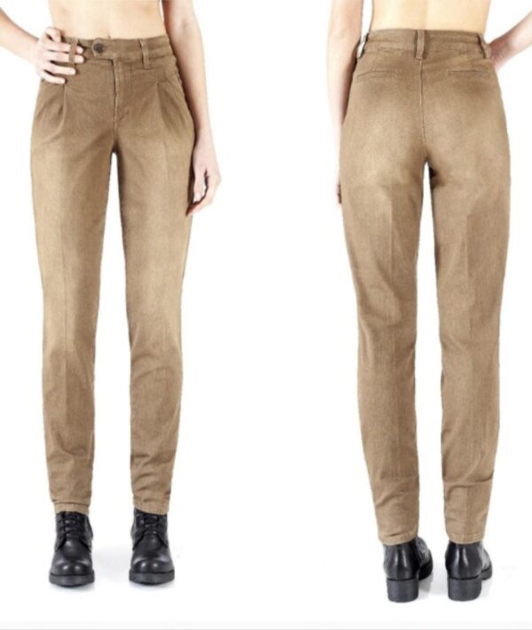 Pantalón Vaquero con pinzas.