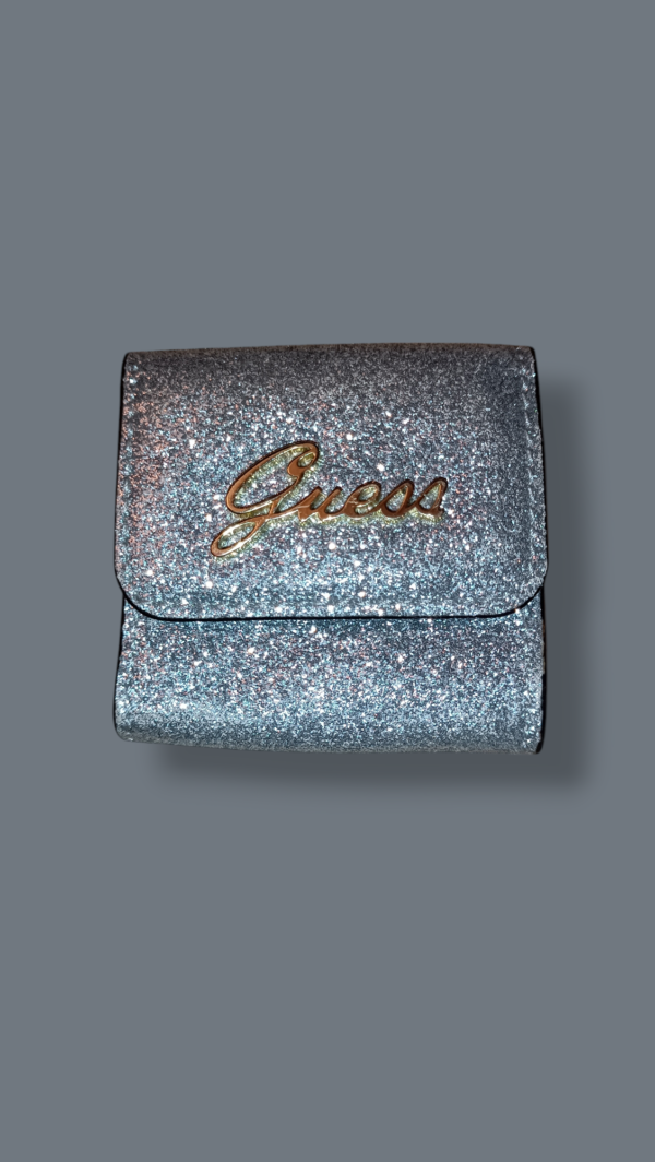 funda.guess-auriculares-spazio.styla